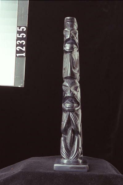 Image representing Pole, argillite.