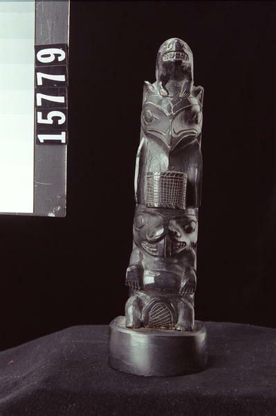 Image representing Pole, argillite.