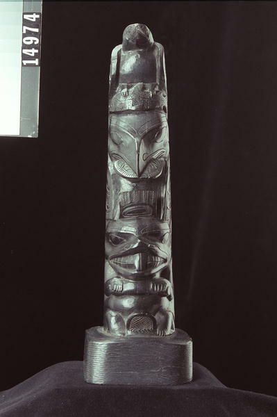 Image representing Pole, argillite.
