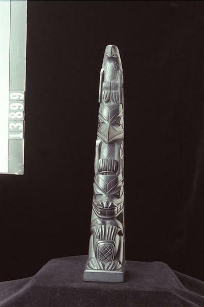 Image representing Pole, argillite.