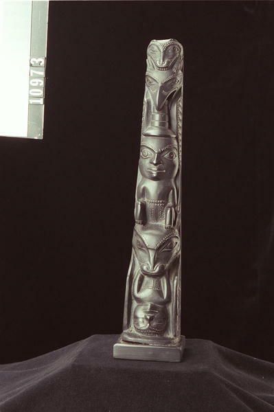 Image representing Pole, argillite.