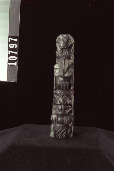 Image representing Pole, argillite.