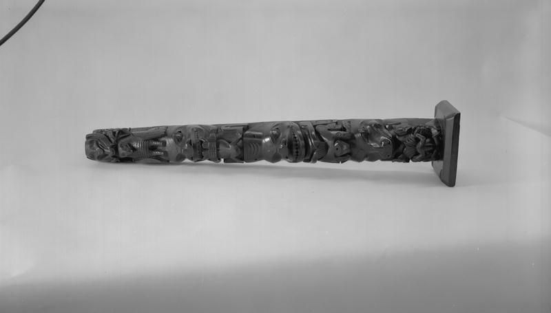 Image representing Pole, argillite.