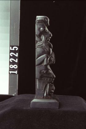 Image representing Pole, argillite.