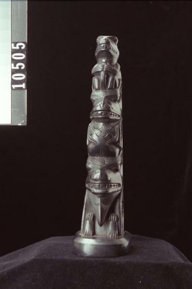 Image representing Pole, argillite.