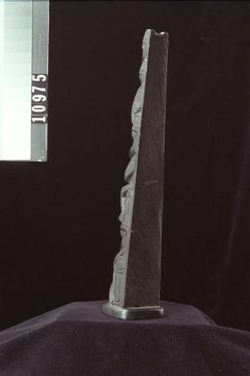Image representing Pole, argillite.