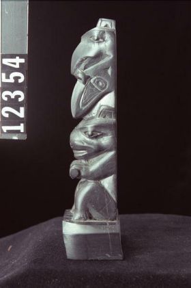 Image representing Pole, argillite.