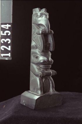 Image representing Pole, argillite.