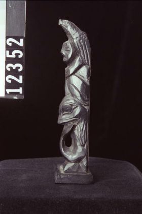 Image representing Pole, argillite.