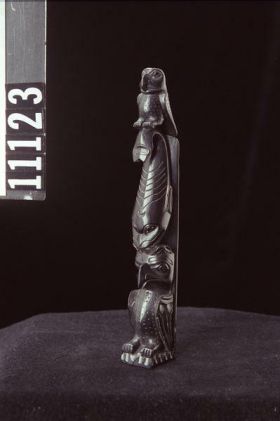 Image representing Pole, argillite.