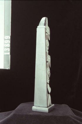 Image representing Pole, argillite.