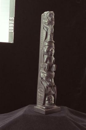 Image representing Pole, argillite.
