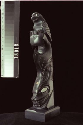 Image representing Pole, argillite.