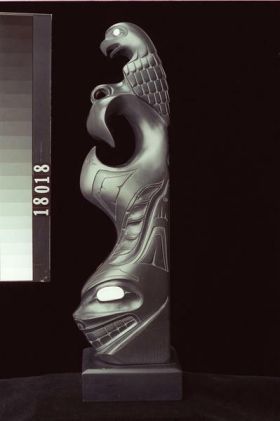 Image representing Pole, argillite.