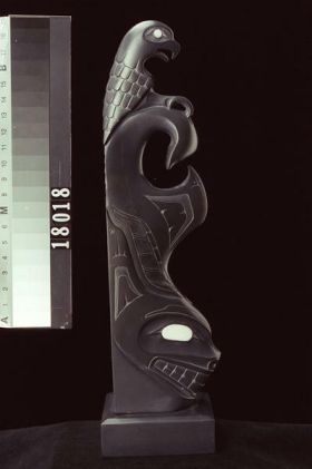 Image representing Pole, argillite.