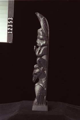 Image representing Pole, argillite.