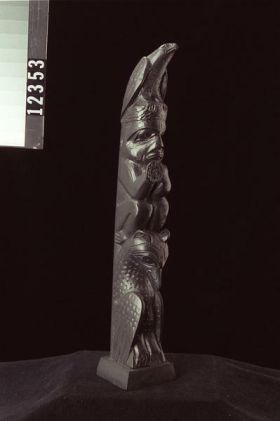 Image representing Pole, argillite.