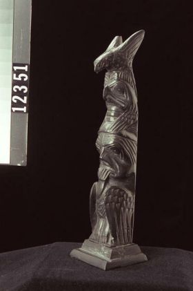 Image representing Pole, argillite.