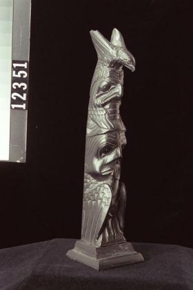 Image representing Pole, argillite.