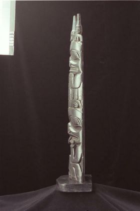 Image representing Pole, argillite.