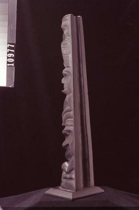 Image representing Pole, argillite.