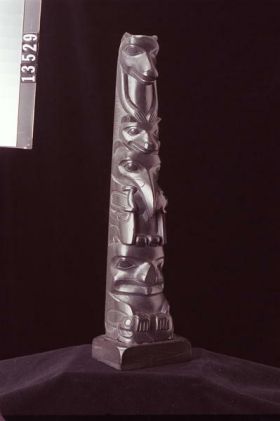 Image representing Pole, argillite.