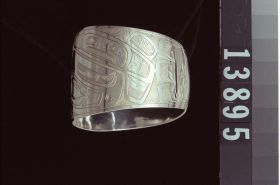 Image representing Bracelet.