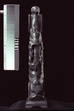 Image representing Pole, argillite.