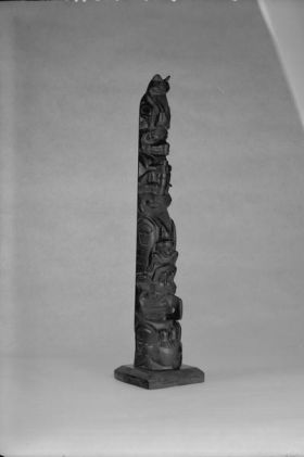 Image representing Pole, argillite.