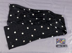 Image representing Scarf.