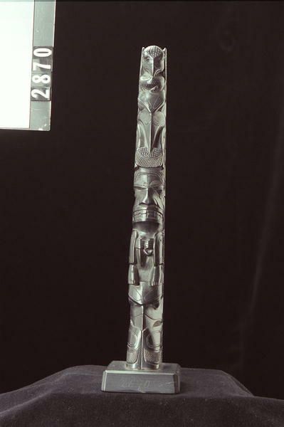 Image representing Pole, argillite.