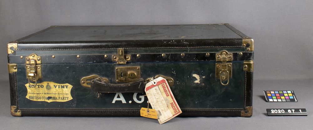 Image representing Trunk, Suitcase.