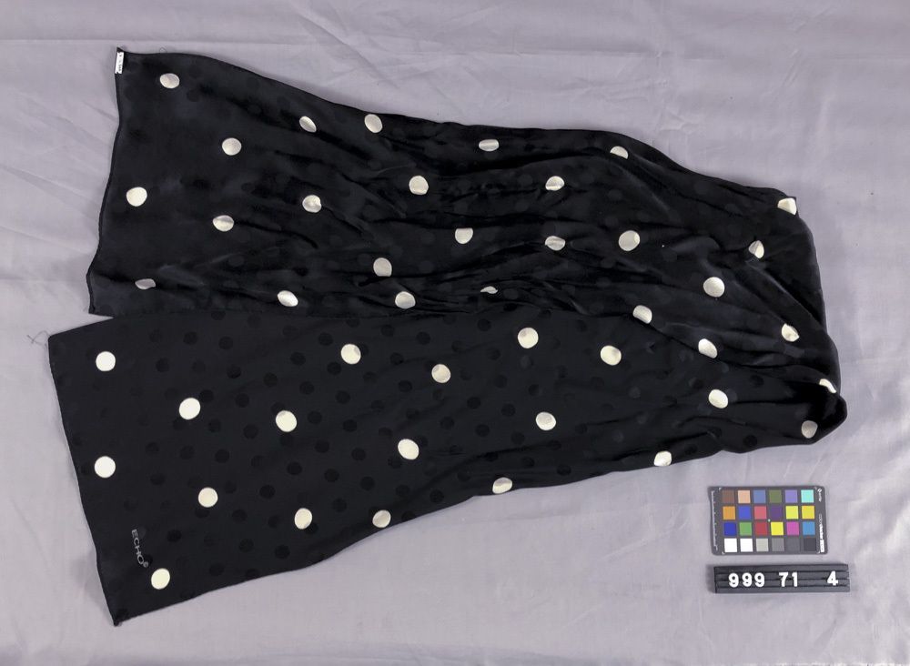 Image representing Scarf.