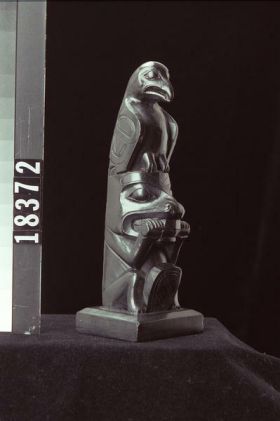 Image representing Pole, argillite.