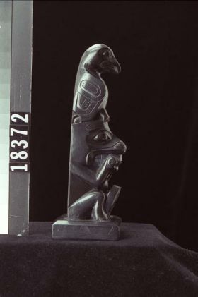 Image representing Pole, argillite.
