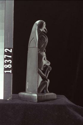 Image representing Pole, argillite.