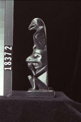 Image representing Pole, argillite.