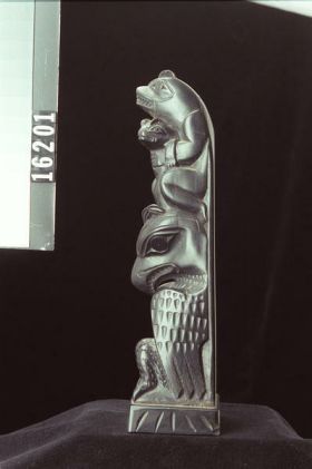 Image representing Pole, argillite.