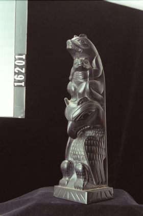 Image representing Pole, argillite.