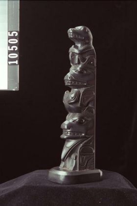 Image representing Pole, argillite.