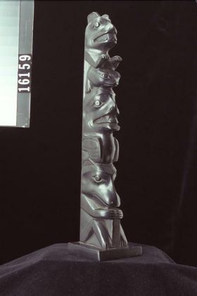 Image representing Pole, argillite.