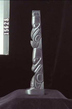 Image representing Pole, argillite.