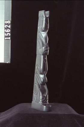 Image representing Pole, argillite.