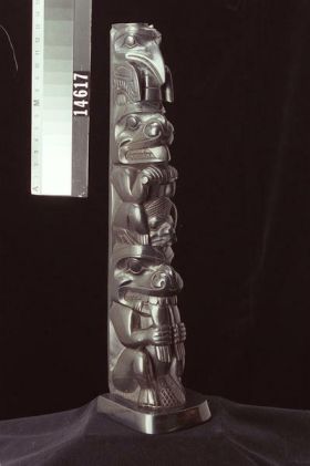 Image representing Pole, argillite.