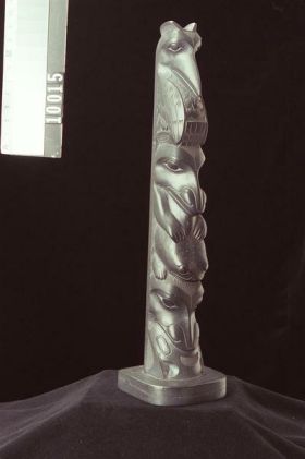 Image representing Pole, argillite.
