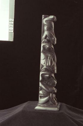 Image representing Pole, argillite.