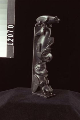 Image representing Pole, argillite.
