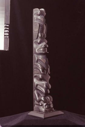 Image representing Pole, argillite.