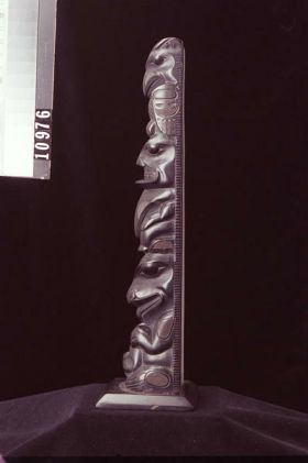 Image representing Pole, argillite.