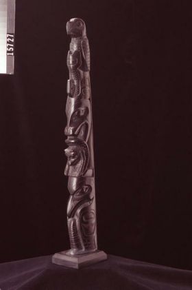 Image representing Pole, argillite.